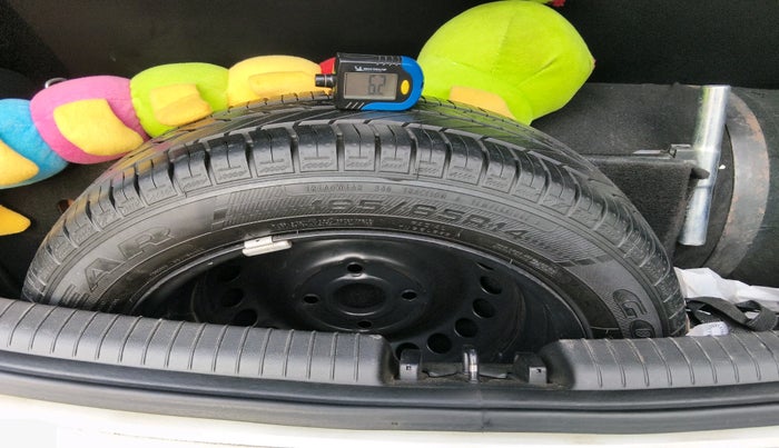 2019 Hyundai Grand i10 MAGNA 1.2 KAPPA VTVT, CNG, Manual, 77,000 km, tyre