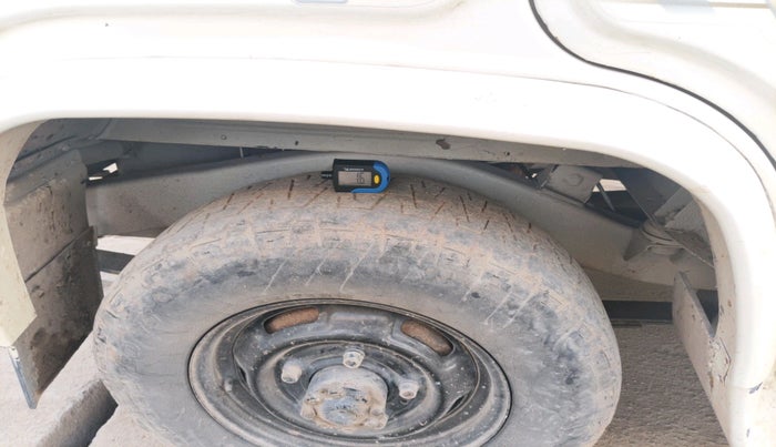 2014 Mahindra Bolero 2WD 7 SEATER, Diesel, Manual, 1,46,929 km, tyre