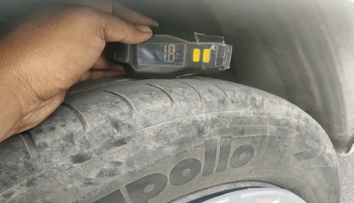 2012 Mahindra Verito 1.5 D6, Diesel, Manual, 2,53,442 km, tyre