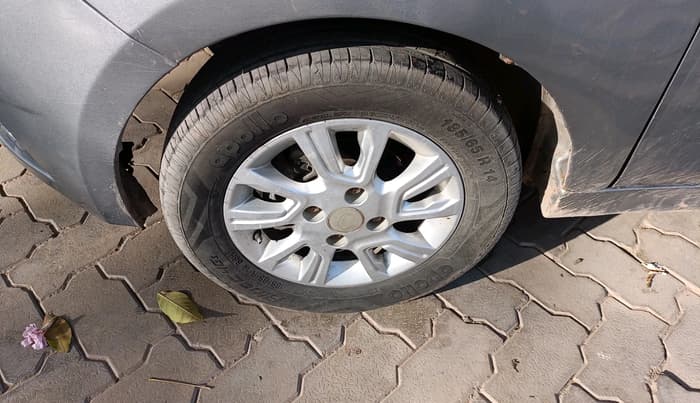2018 Tata Tiago XZ PETROL, Petrol, Manual, 1,42,459 km, tyre
