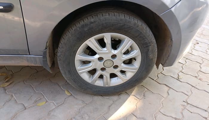 2018 Tata Tiago XZ PETROL, Petrol, Manual, 1,42,459 km, tyre