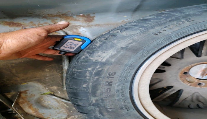 2017 Honda City 1.5L I-DTEC ZX, Diesel, Manual, 2,02,648 km, tyre