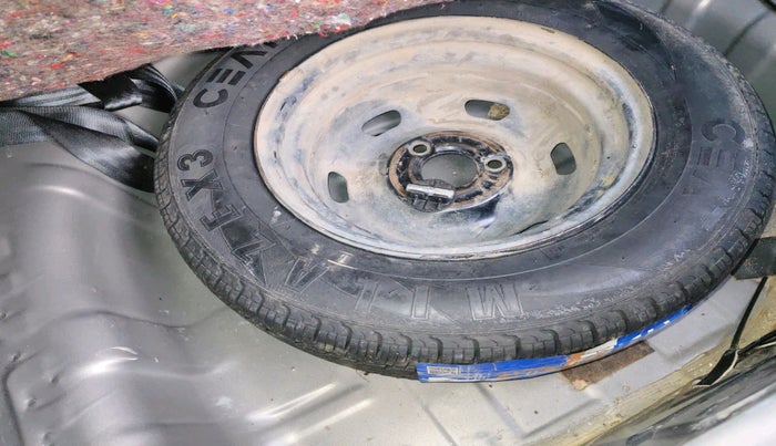 2017 Renault Kwid RXT 1.0, Petrol, Manual, 66,866 km, tyre