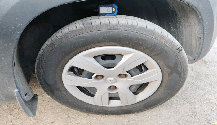 2017 Renault Kwid RXT 1.0, Petrol, Manual, 66,866 km, tyre