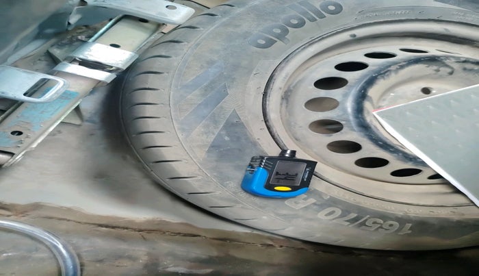 2018 Hyundai Grand i10 ASTA 1.2 KAPPA VTVT, CNG, Manual, 1,07,124 km, tyre