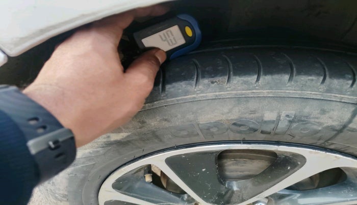 2018 Hyundai Grand i10 ASTA 1.2 KAPPA VTVT, CNG, Manual, 1,07,124 km, tyre