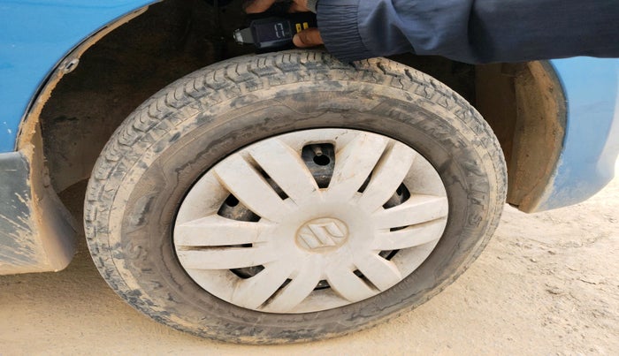 2017 Maruti Alto 800 LXI, Petrol, Manual, 43,201 km, tyre