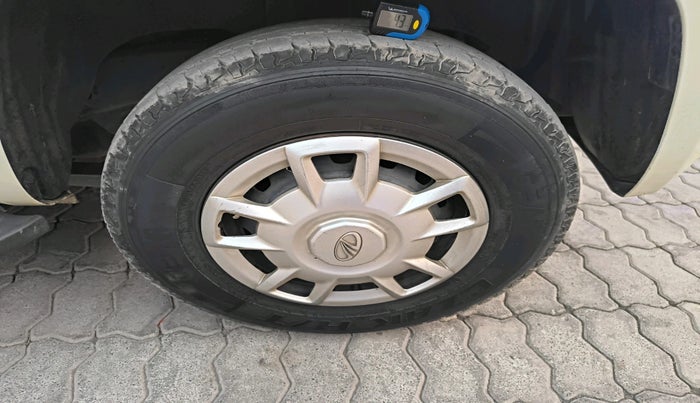 2017 Mahindra TUV300 T6 PLUS AMT, Diesel, Automatic, 23,373 km, tyre