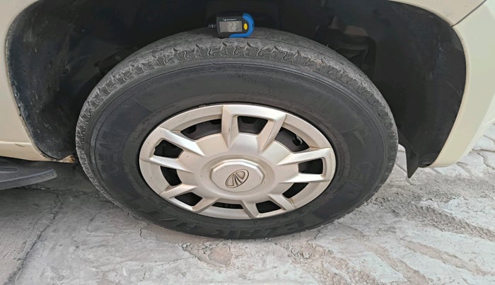 2017 Mahindra TUV300 T6 PLUS AMT, Diesel, Automatic, 23,373 km, tyre