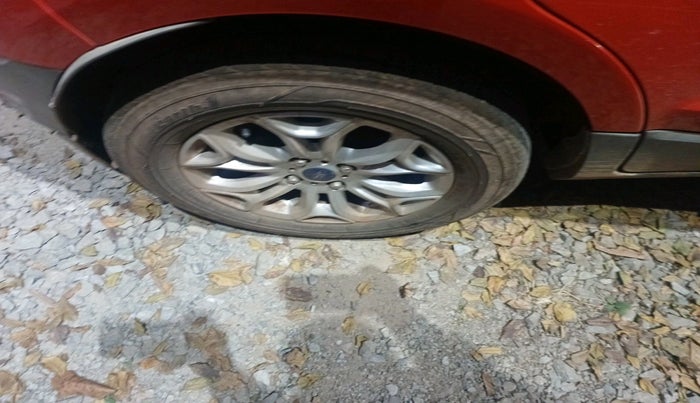 2016 Ford Ecosport TITANIUM 1.5L DIESEL, Diesel, Manual, 2,13,639 km, tyre