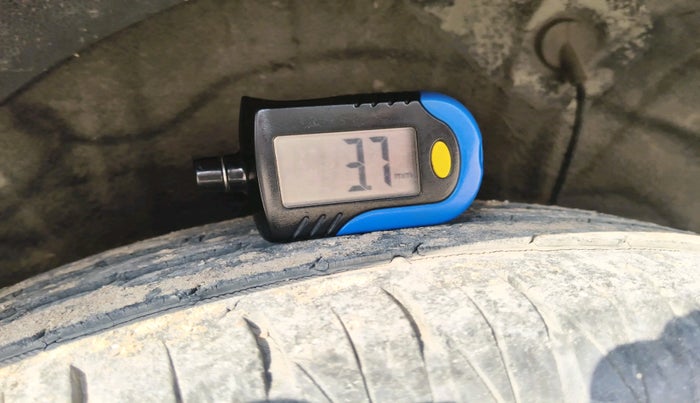 2013 Hyundai i20 SPORTZ 1.2, Petrol, Manual, 84,339 km, tyre