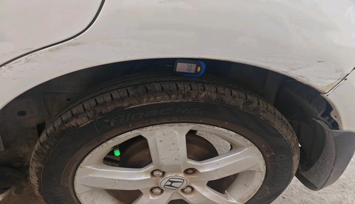 2011 Honda Jazz 1.2L I-VTEC BASE, Petrol, Manual, 1,01,028 km, tyre