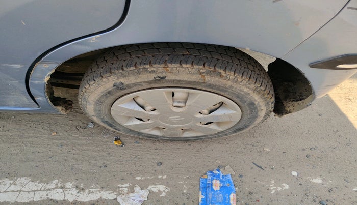 2013 Maruti Wagon R 1.0 LXI, Petrol, Manual, 87,726 km, tyre