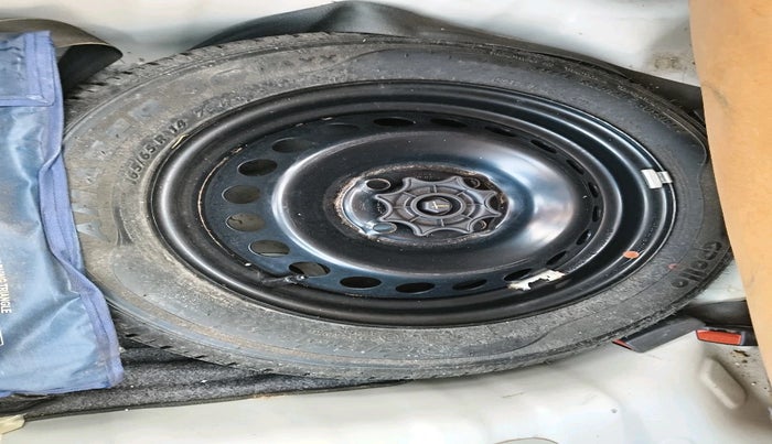 2015 Hyundai Grand i10 SPORTZ 1.1 CRDI, Diesel, Manual, 78,530 km, tyre