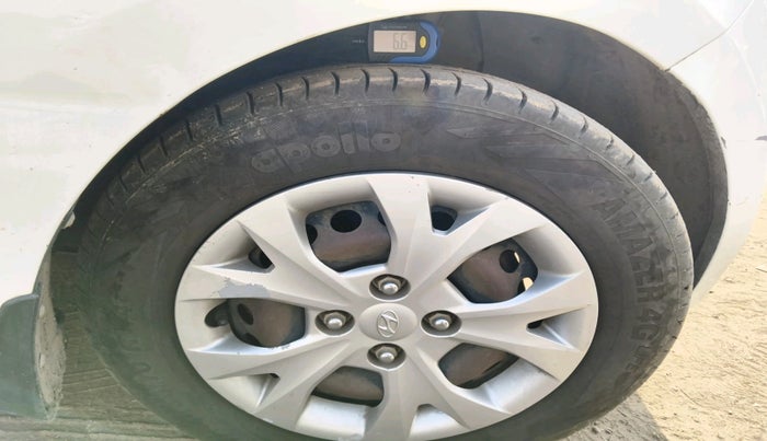 2015 Hyundai Grand i10 SPORTZ 1.1 CRDI, Diesel, Manual, 78,530 km, tyre