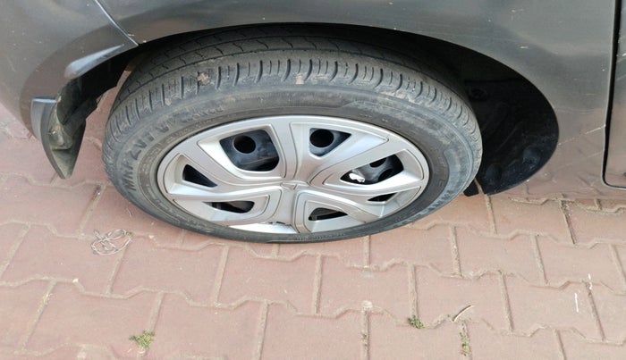 2022 Tata ALTROZ XM PLUS PETROL, Petrol, Manual, 55,650 km, tyre