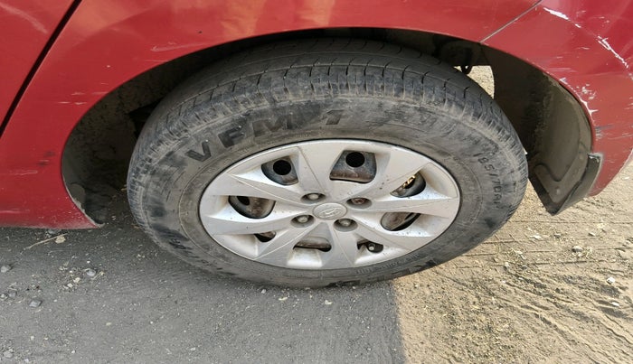 2015 Hyundai Elite i20 SPORTZ 1.4 CRDI, Diesel, Manual, 1,00,939 km, tyre