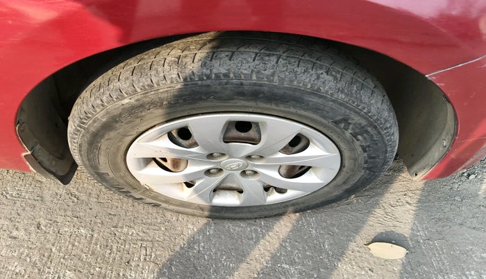 2015 Hyundai Elite i20 SPORTZ 1.4 CRDI, Diesel, Manual, 1,00,939 km, tyre