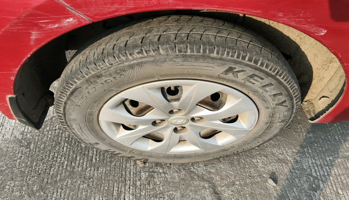 2015 Hyundai Elite i20 SPORTZ 1.4 CRDI, Diesel, Manual, 1,00,939 km, tyre