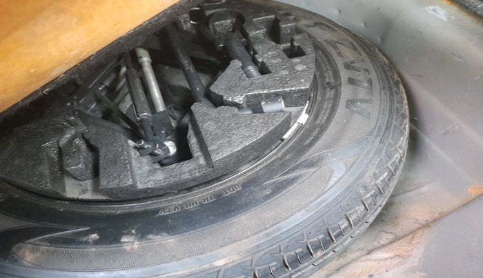 2016 Volkswagen Ameo HIGHLINE1.5L, Diesel, Manual, 1,40,424 km, tyre