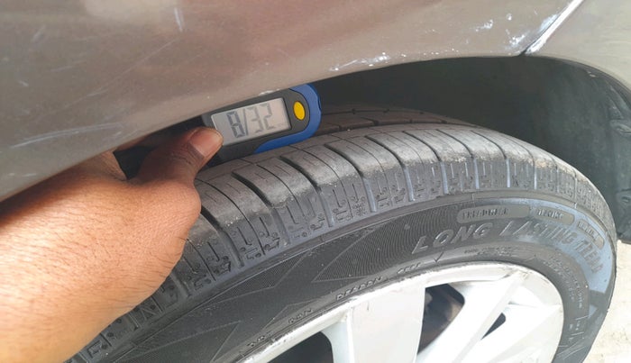 2016 Volkswagen Ameo HIGHLINE1.5L, Diesel, Manual, 1,40,424 km, tyre