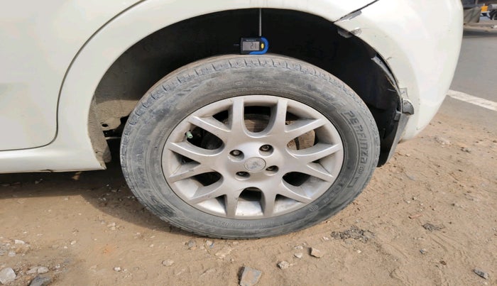 2014 Fiat Grand Punto EMOTION PACK 1.3, Diesel, Manual, 1,18,849 km, tyre