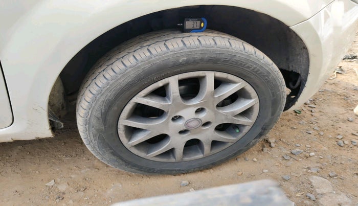 2014 Fiat Grand Punto EMOTION PACK 1.3, Diesel, Manual, 1,18,849 km, tyre