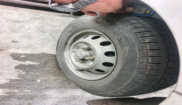 2017 Hyundai Eon ERA +, Petrol, Manual, 21,093 km, tyre