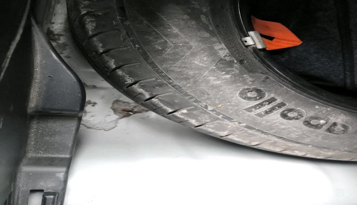 2021 Hyundai VENUE S 1.2, CNG, Manual, 45,053 km, tyre