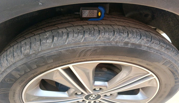 2017 Hyundai Creta SX (O) 1.6 DIESEL, Diesel, Manual, 96,031 km, tyre