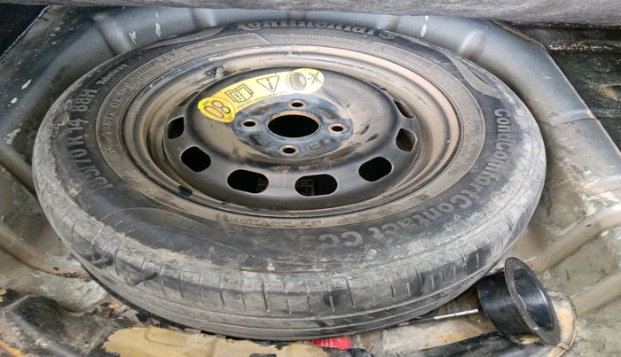 2011 Ford Fiesta TITANIUM DIESEL, Diesel, Manual, 1,10,369 km, tyre