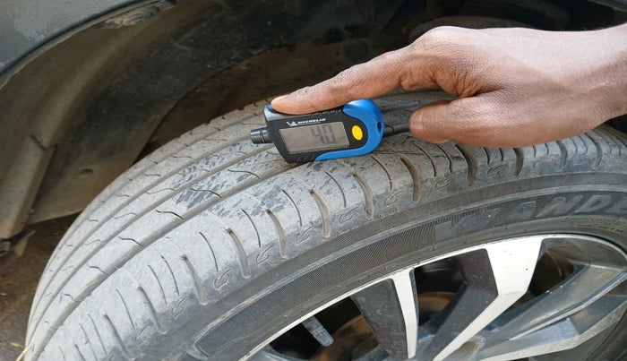 2019 Mahindra XUV300 W8 (O) 1.5 DIESEL, Diesel, Manual, 60,680 km, tyre