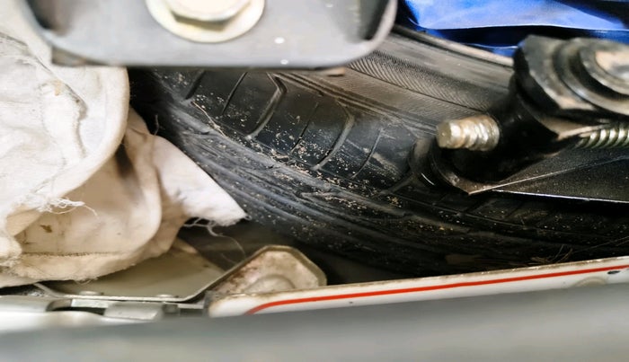 2015 Maruti Alto K10 LXI CNG, Petrol, Manual, 85,665 km, tyre