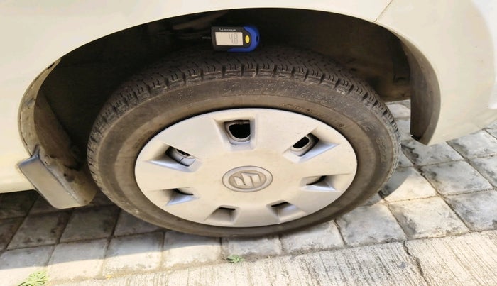 2015 Maruti Alto K10 LXI CNG, Petrol, Manual, 85,665 km, tyre