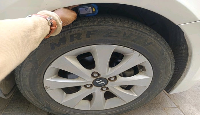 2015 Hyundai Verna FLUIDIC 4S 1.6 VTVT S, Petrol, Manual, 56,710 km, tyre