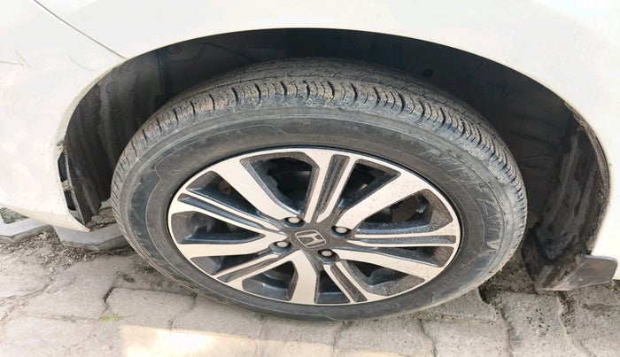 2024 Honda Amaze 1.2L I-VTEC VX, Petrol, Manual, 20,689 km, tyre