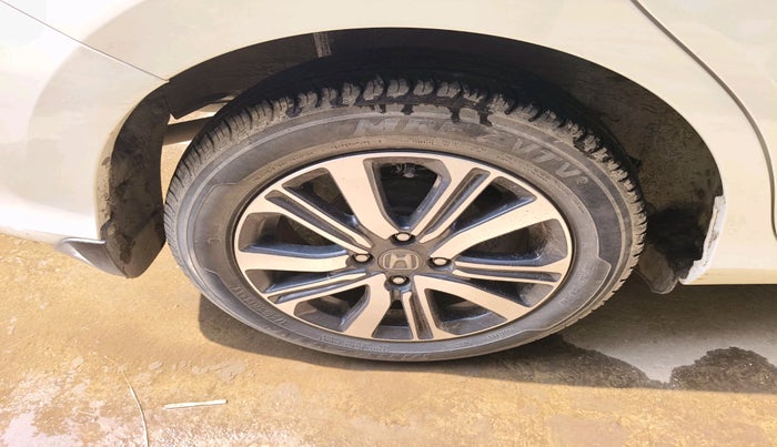 2024 Honda Amaze 1.2L I-VTEC VX, Petrol, Manual, 20,689 km, tyre