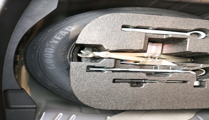 2024 Honda ELEVATE ZX CVT, Petrol, Automatic, 11,699 km, tyre