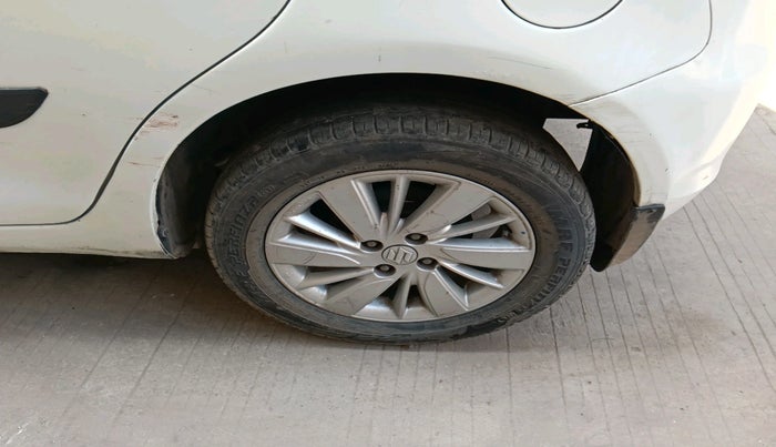 2015 Maruti Swift ZXI, Petrol, Manual, 99,874 km, tyre