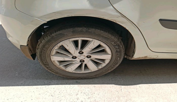 2015 Maruti Swift ZXI, Petrol, Manual, 99,874 km, tyre