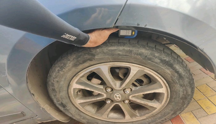 2013 Hyundai Grand i10 ASTA 1.1 CRDI (O), Diesel, Manual, 1,31,750 km, tyre