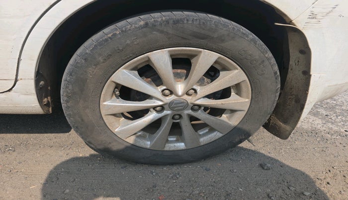 2014 Maruti Ertiga ZXI, Petrol, Manual, 61,050 km, tyre