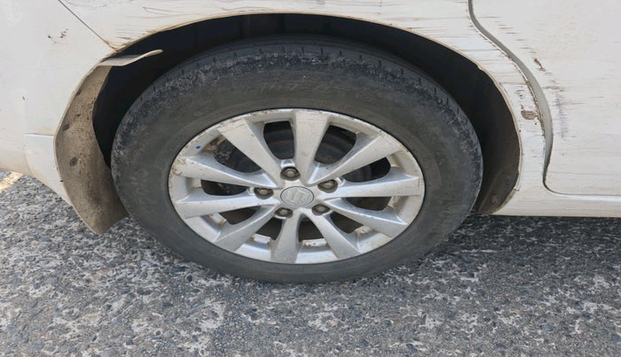 2014 Maruti Ertiga ZXI, Petrol, Manual, 61,050 km, tyre