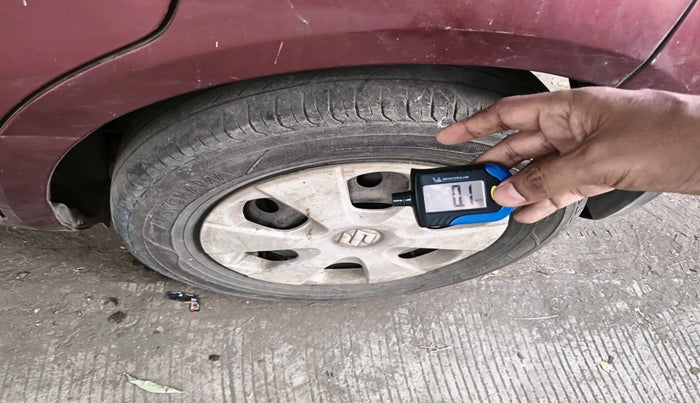 2011 Maruti Ritz VXI, Petrol, Manual, 1,06,230 km, tyre