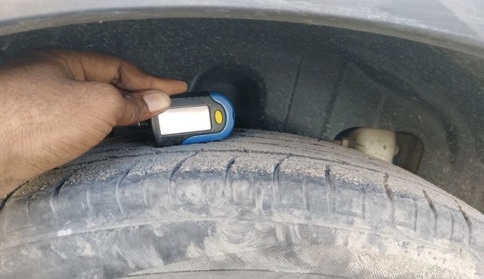 2020 Mahindra XUV300 W6 1.2 PETROL, Petrol, Manual, 78,031 km, tyre