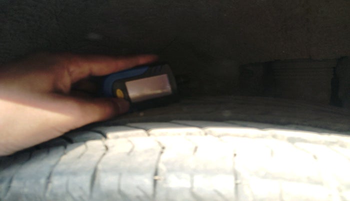 2024 Mahindra XUV700 AX 7 P AT 7 STR, Petrol, Automatic, 23,309 km, tyre