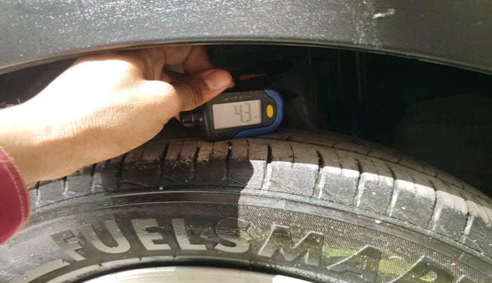 2024 Renault TRIBER RXT AMT, Petrol, Automatic, 12,488 km, tyre