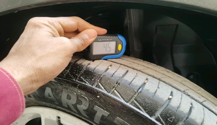 2024 Renault TRIBER RXT AMT, Petrol, Automatic, 12,488 km, tyre