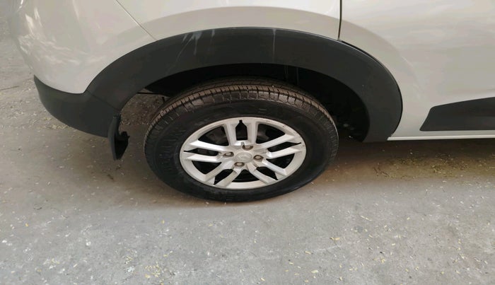 2024 Renault TRIBER RXT AMT, Petrol, Automatic, 12,488 km, tyre