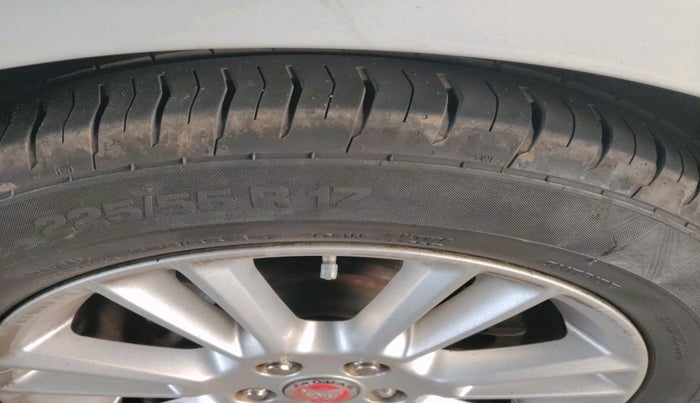 2018 Jaguar XE PORTFOLIO DIESEL, Diesel, Automatic, 1,27,434 km, tyre